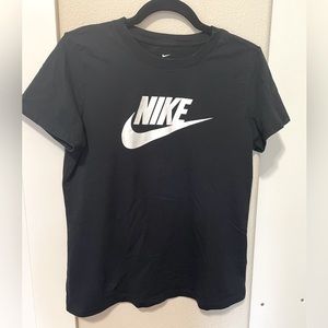 Black Nike women’s t shirt, size medium. Perfect condition.
